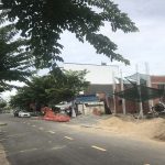 Người dân đang xây dựng nhiều nhà ở trong khu dân cư